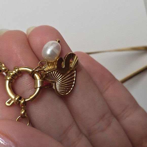 Nwt Non Tarnish Intial S Necklace - Picture 5 of 5